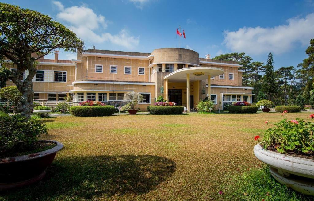 Hoa Sen Vang Hotel Dalat Exterior photo