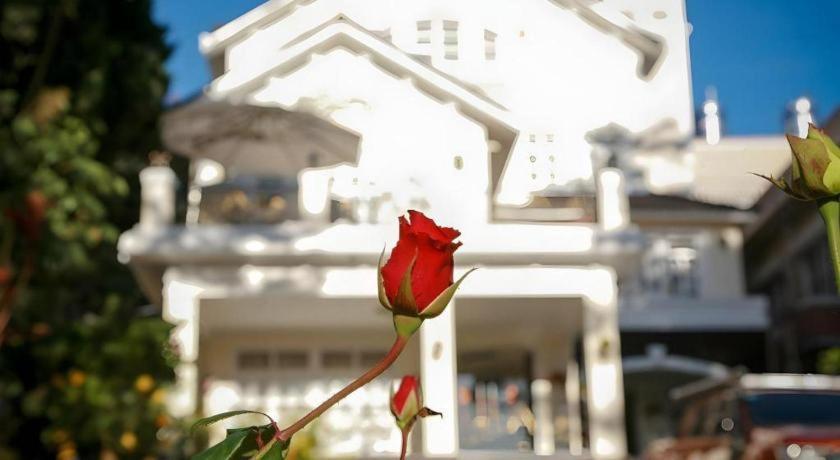 Hoa Sen Vang Hotel Dalat Exterior photo