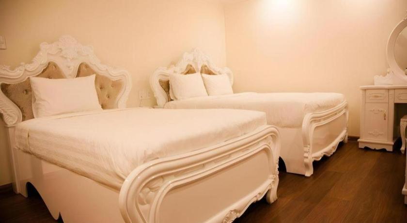 Hoa Sen Vang Hotel Dalat Exterior photo