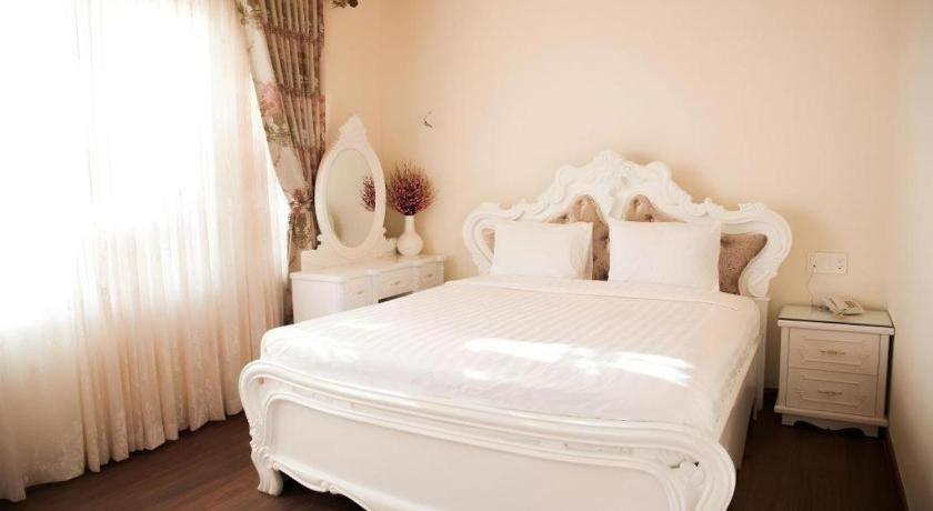Hoa Sen Vang Hotel Dalat Exterior photo