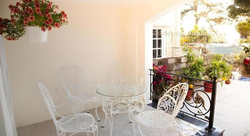 Hoa Sen Vang Hotel Dalat Exterior photo