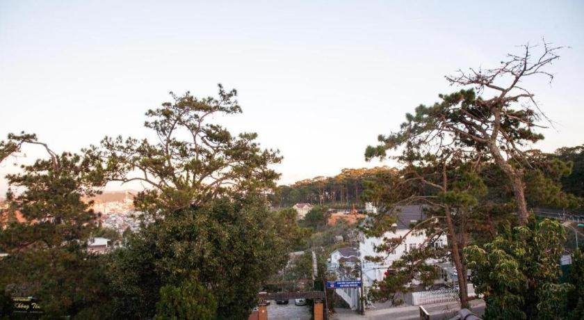 Hoa Sen Vang Hotel Dalat Exterior photo