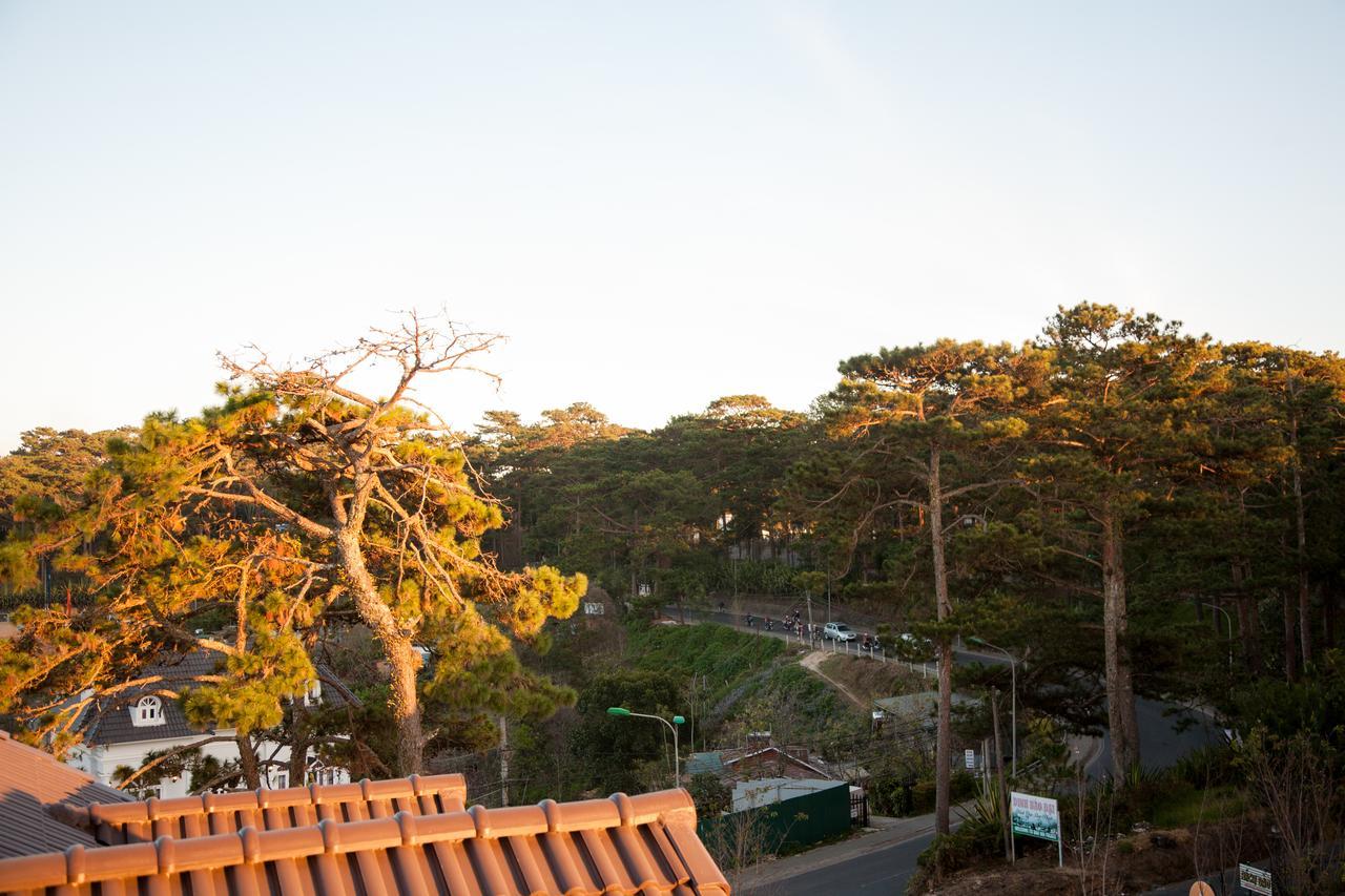 Hoa Sen Vang Hotel Dalat Exterior photo